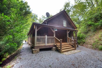 Rustic Moonshiner S Hideaway Cabin Near Bryson City And Noc