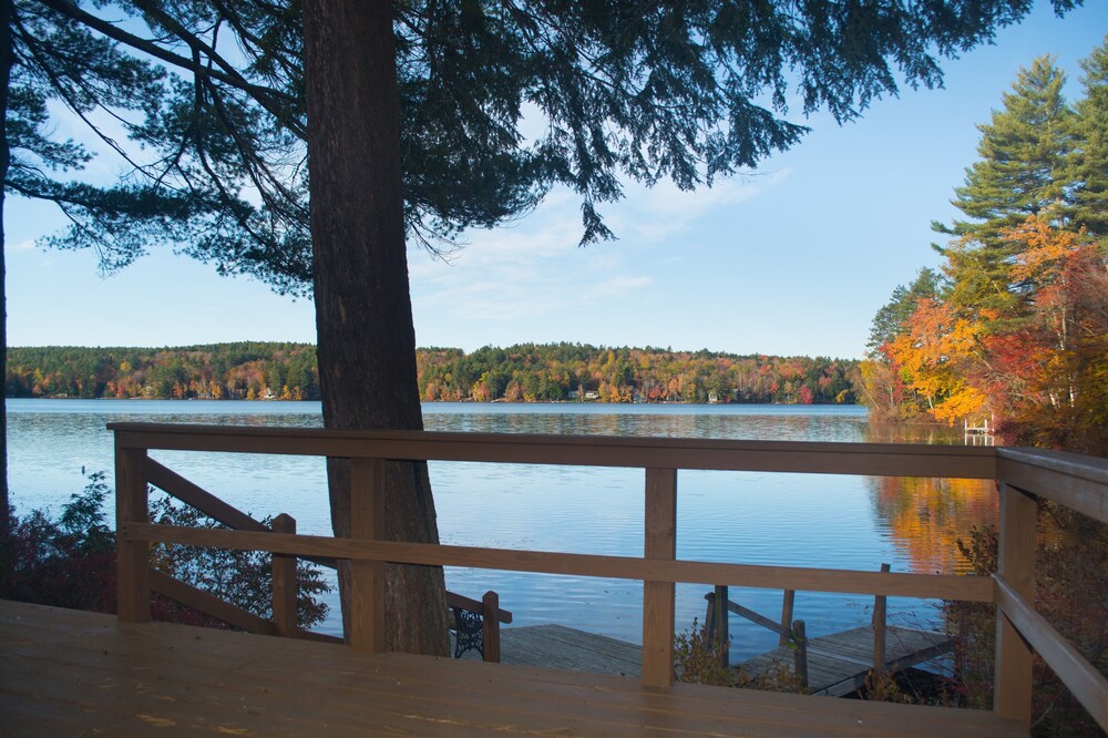 Waterfront Vacation Home For Up To 8 Guests. Canoe, Swim, Ski, and Have Fun in Mount Sunapee, United States