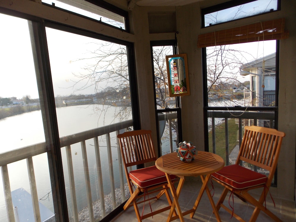 Lake Erie Condo at Green Cove Resort & Wild Wings Marina, Oak Harbor