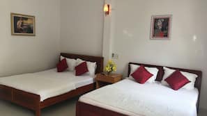 2 bedrooms, Egyptian cotton sheets, premium bedding, iron/ironing board