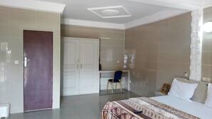 1 chambre, literie de qualité supérieure, bureau