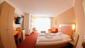 Hypo-allergenic bedding, in-room safe, desk, soundproofing
