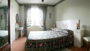 Desk, iron/ironing board, free WiFi, bed sheets