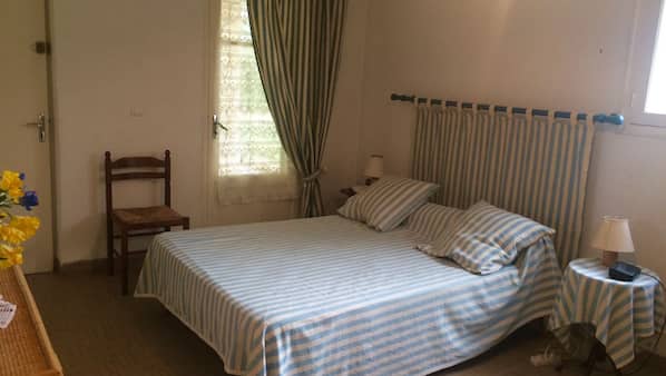 1 bedroom, individually decorated, individually furnished