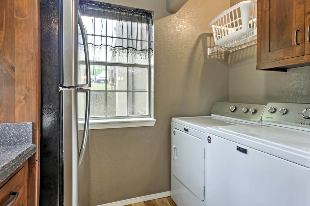 Branson Condo w/ Pool Access - Walk to Table Rock!