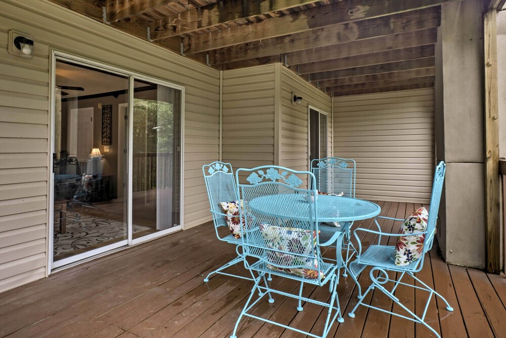 Branson Condo w/ Pool Access - Walk to Table Rock!