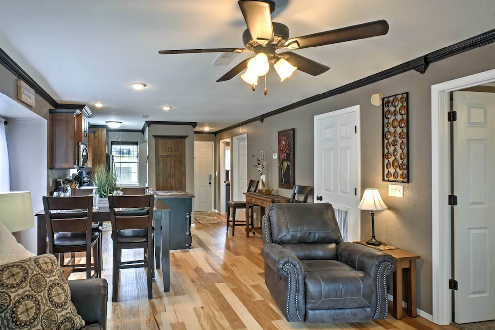 Branson Condo w/ Pool Access - Walk to Table Rock!