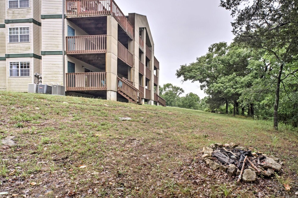 Branson Condo w/ Pool Access - Walk to Table Rock!