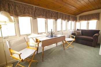 Riverbank Motel And Cabins Deals Reviews Lincoln Usa Wotif