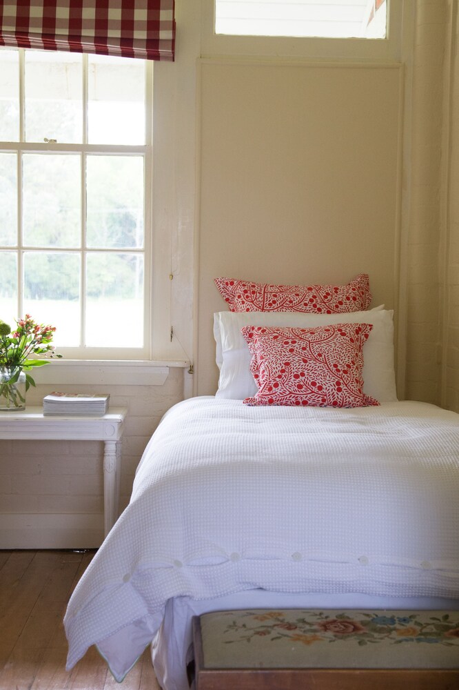 Coldstream Estate The Whare Deals & Reviews (Coldstream, NZL) Wotif