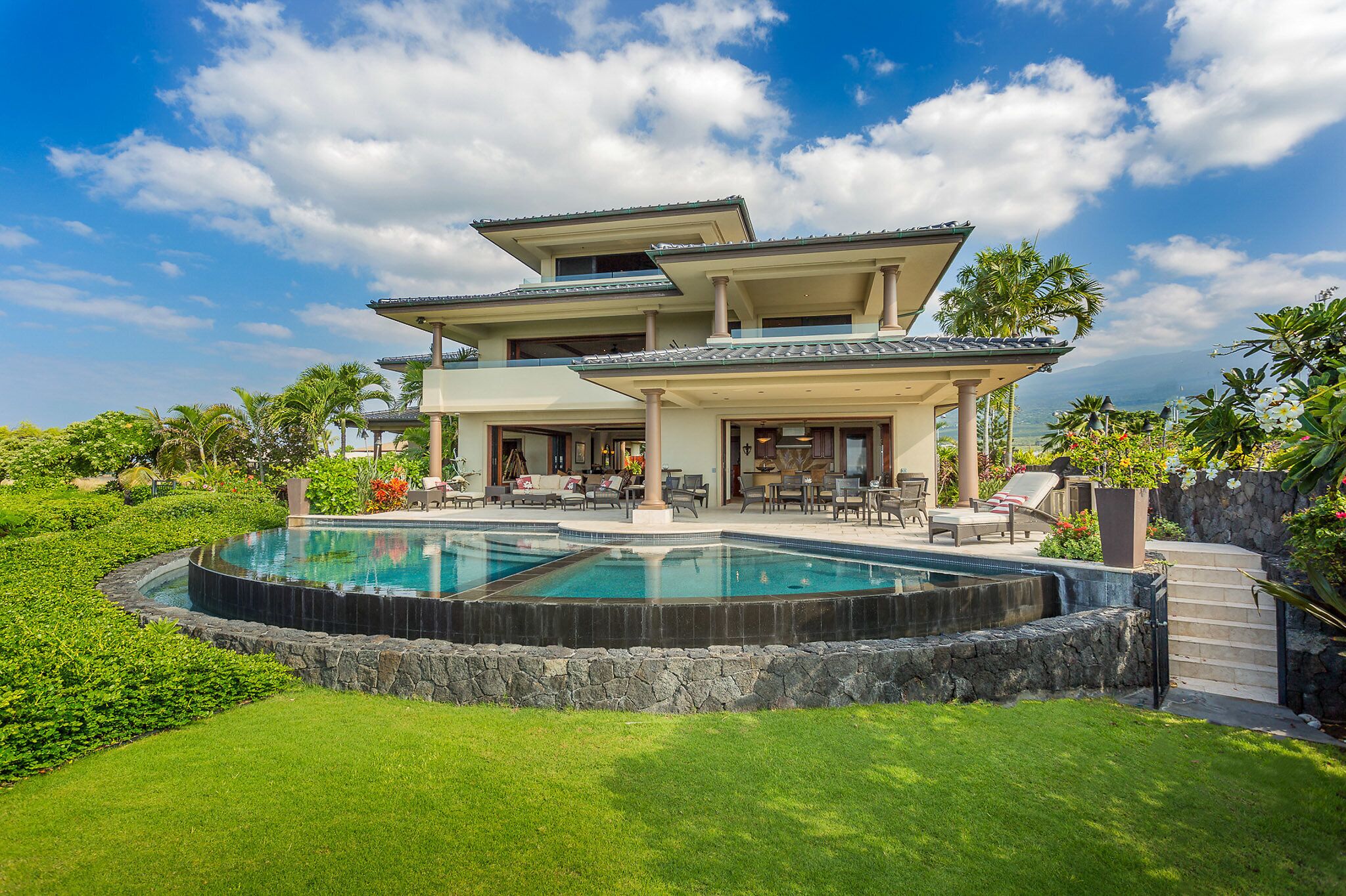 Absolute Oceanfront Estate Over 6 000 Ft Of Elegant Living In Kailua Kona Hi Expedia