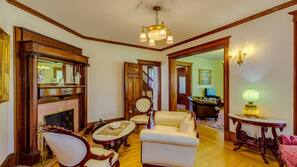 Flat-screen TV, fireplace
