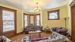 Flat-screen TV, fireplace