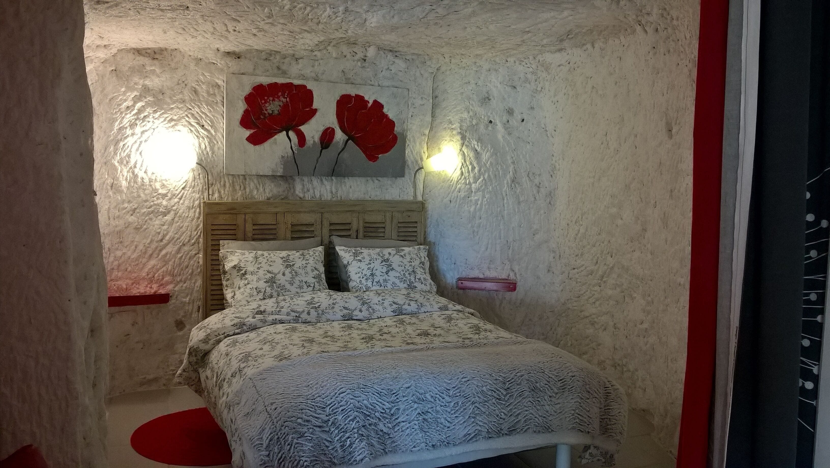 Gite Troglodyte Atypique - Garden Suite, Loire View - Near the Castles in Rochecorbon, France