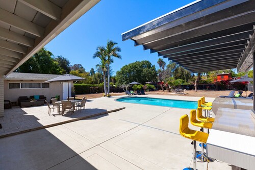 Bonita Hotels From C 120 Hotel Deals Travelocity Modern Contemporary Palm Springs Home In San Go