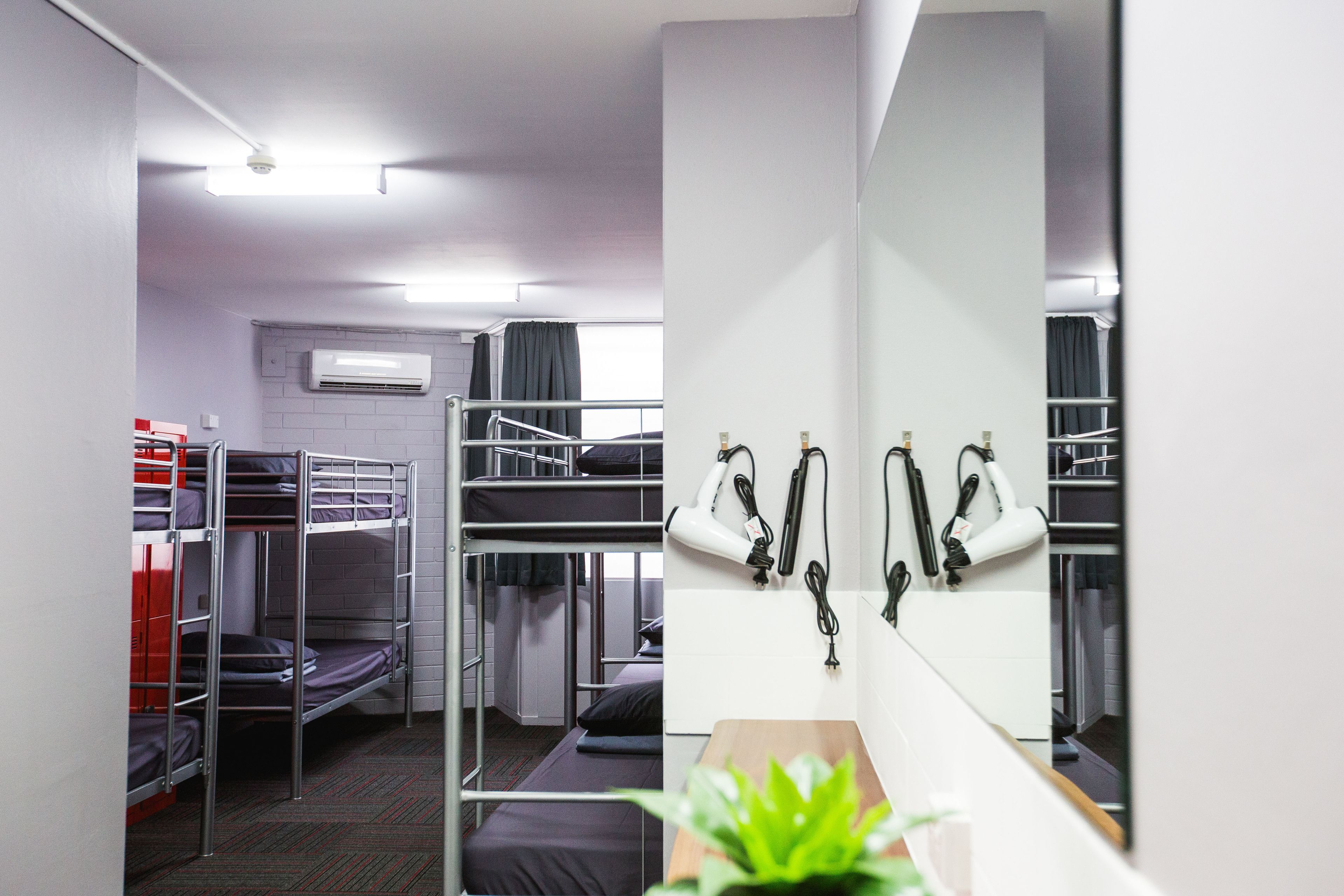 Mad Monkey Backpackers Waterfront