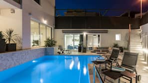 2 piscines extérieures