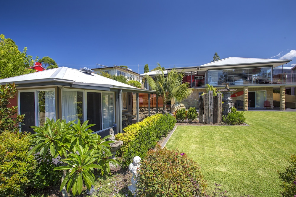 Play Golf on Golf - Studio Cabana in Mollymook in Mollymook, Australia