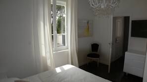 3 chambres, literie de qualité supérieure, rideaux occultants