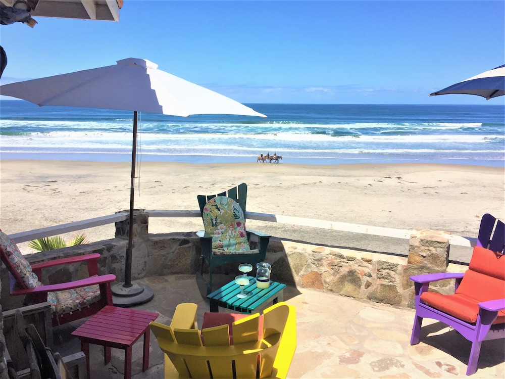 Baja Retreat, Feynman Beach House, Playa La Mision Baja, California