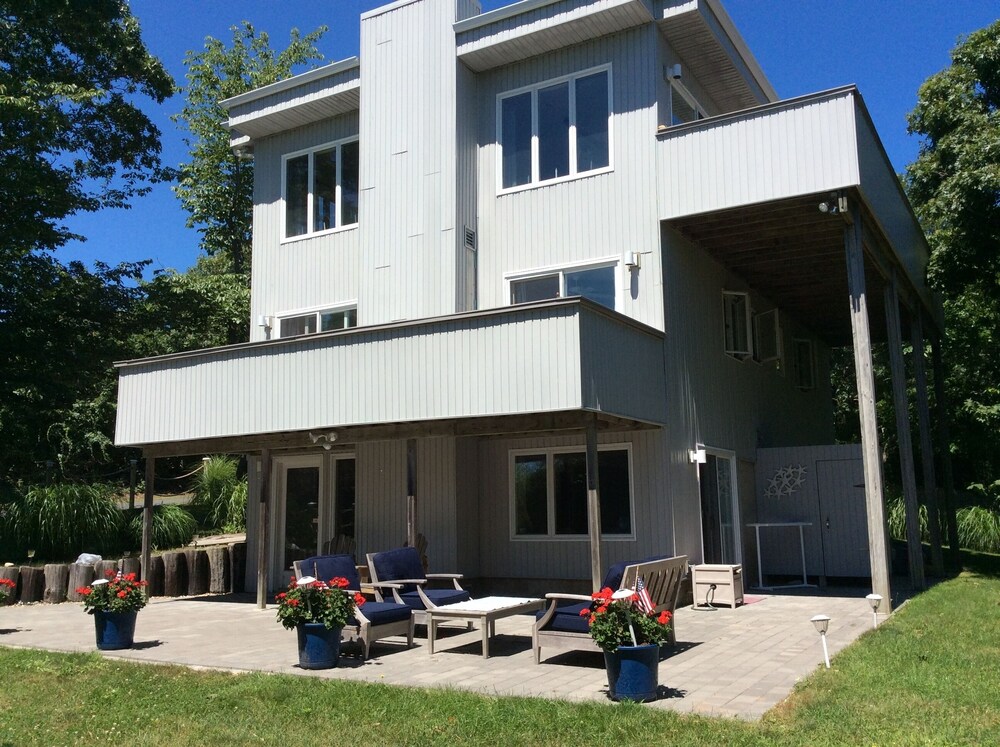 NEWLY RENOVATED HITHER HILLS WALK TO OCEAN BEACH SUMMER 2024