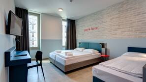 Schreibtisch, schallisolierte Zimmer, Bügeleisen/Bügelbrett