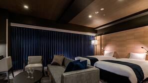 Down comforters, in-room safe, desk, blackout drapes