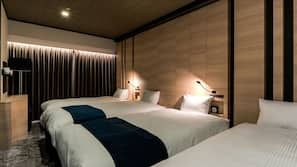 Down comforters, in-room safe, desk, blackout drapes