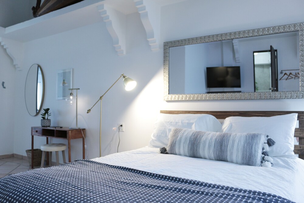 Vibrant Boutique Suite Near Beach Good Eats Shops In San Juan