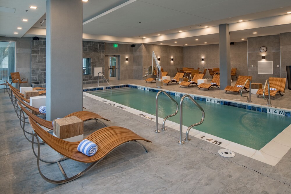 Indoor pool, Element Dallas Downtown East