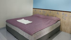 Rollaway beds, free WiFi