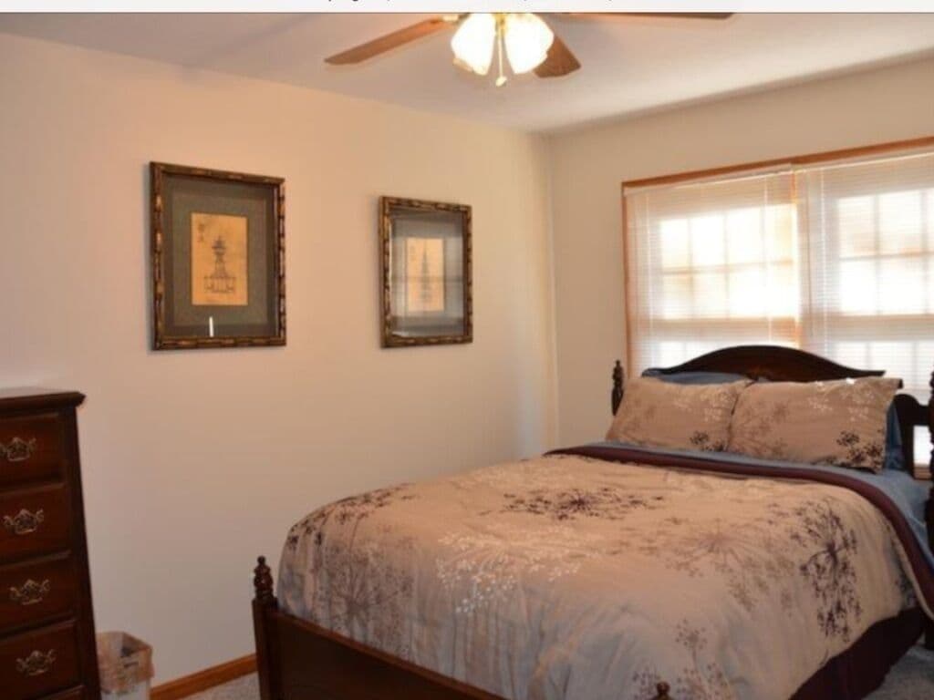 4 Bedroom Private Vacation Home in Jamestown (Sleeps 10) in Jamestown, United States