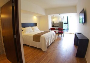 20 bedrooms, Egyptian cotton sheets, premium bedding, in-room safe
