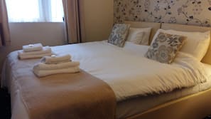 Iron/ironing board, free WiFi, linens