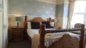 Iron/ironing board, free WiFi, linens