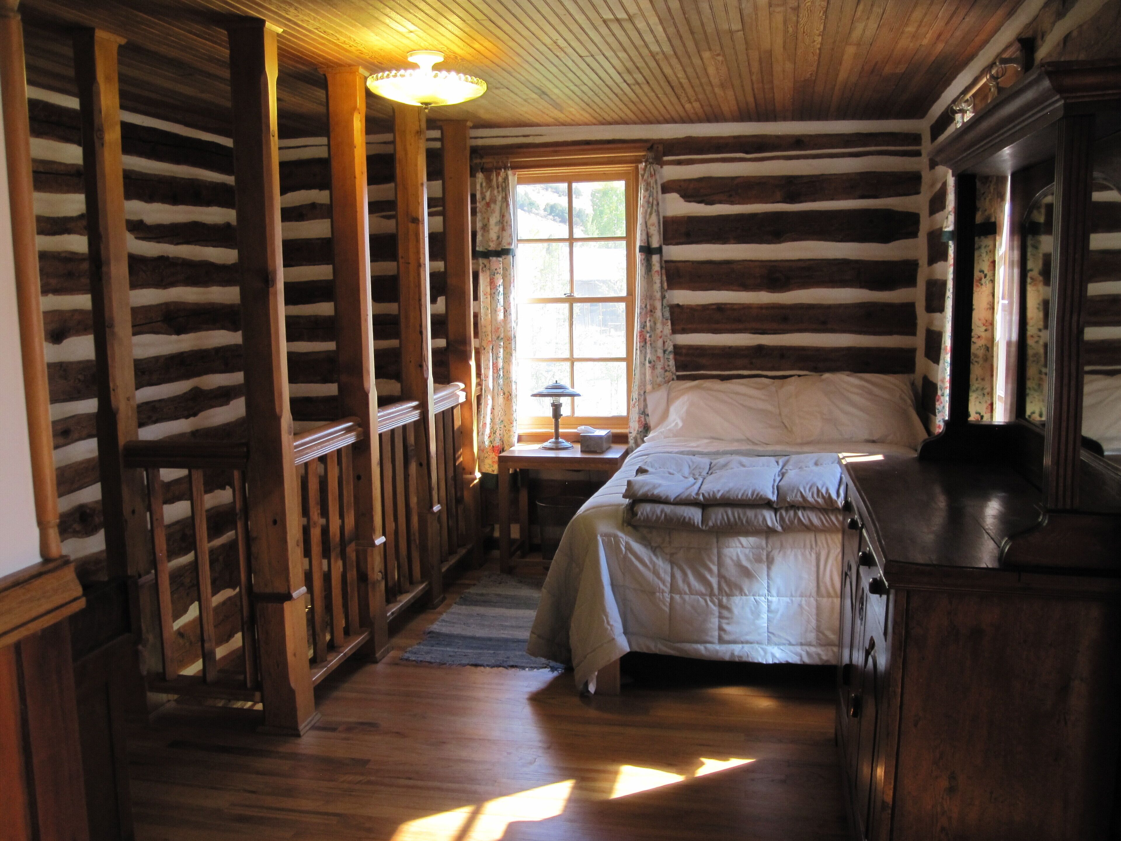 Historic 2 Story Hand-Hewn Log Cabin Next to Yellowstone Park in Gardiner, United States