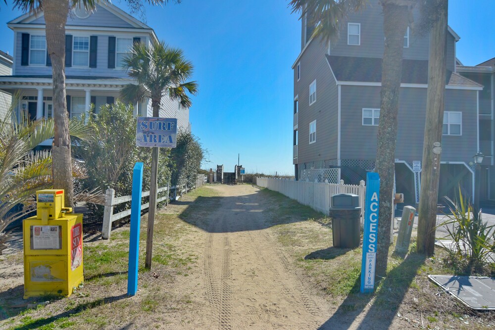 Newly Renovated Beach Paradise! Steps to the Beach, Ocean View, Family Friendly