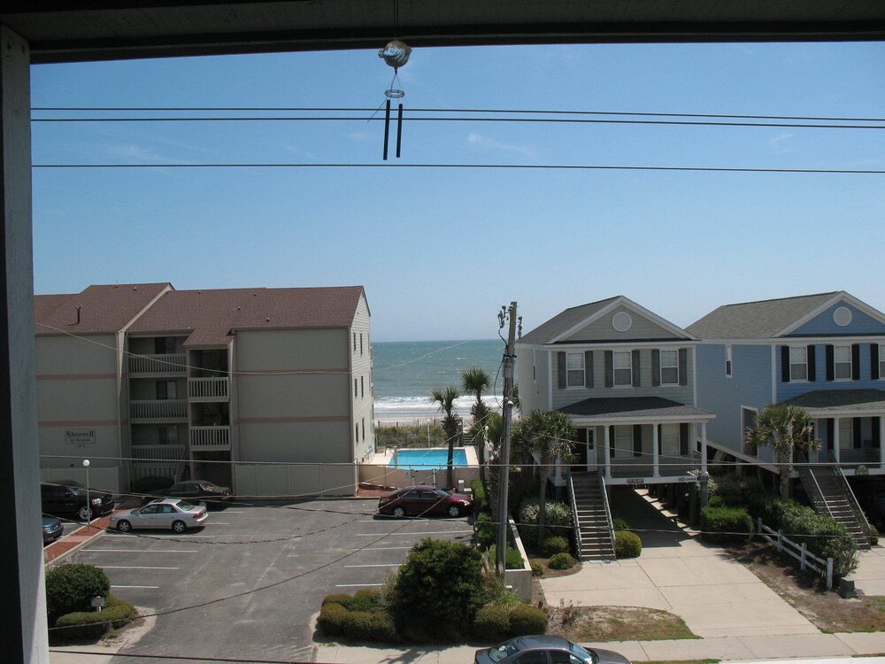 Newly Renovated Beach Paradise! Steps to the Beach, Ocean View, Family Friendly