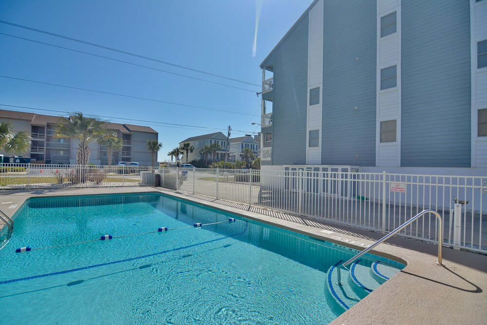 Newly Renovated Beach Paradise! Steps to the Beach, Ocean View, Family Friendly