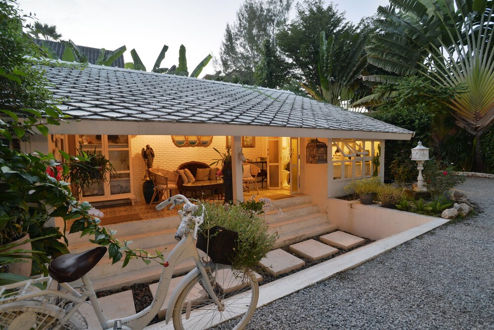 The Hen Hua Hin Private Beach Villa In Hua Hin Hotel Rates
