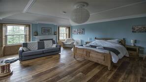 5 bedrooms, iron/ironing board, WiFi, linens