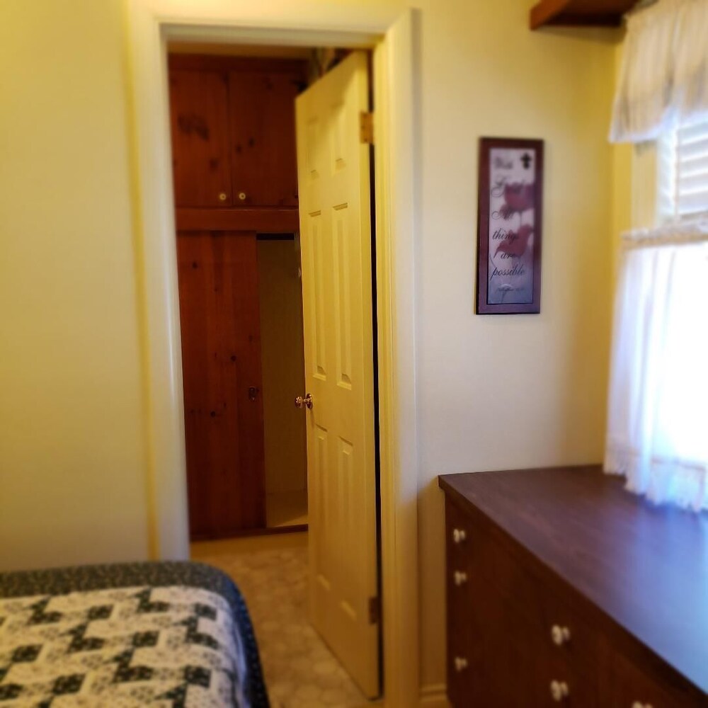 Country Apartment on farm, near 7 Feathers Casino/Canyonville on Oregon