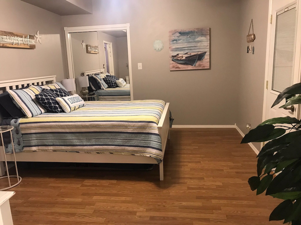 New Rates Sept April Hiking Fire Pit Sun Room Grill Kayaks Featured Image Guestroom