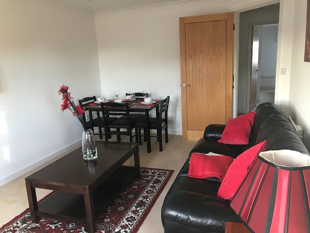 Beautiful Two Bedroom Apartment in Bracknell, United Kingdom