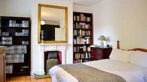 3 bedrooms, premium bedding, iron/ironing board, free WiFi