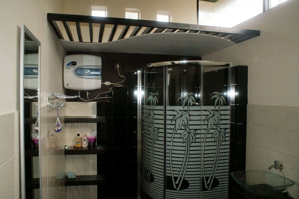 Modern Cozy Villa In A Great Location Puncak Taman Safari