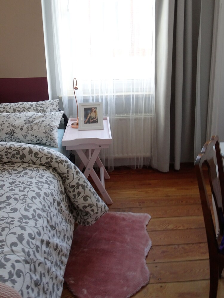 Extravagant old Building 80m² Center, Lübeck, 3 Bedrooms ...