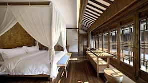 1 dormitorio, escritorio, cortinas opacas