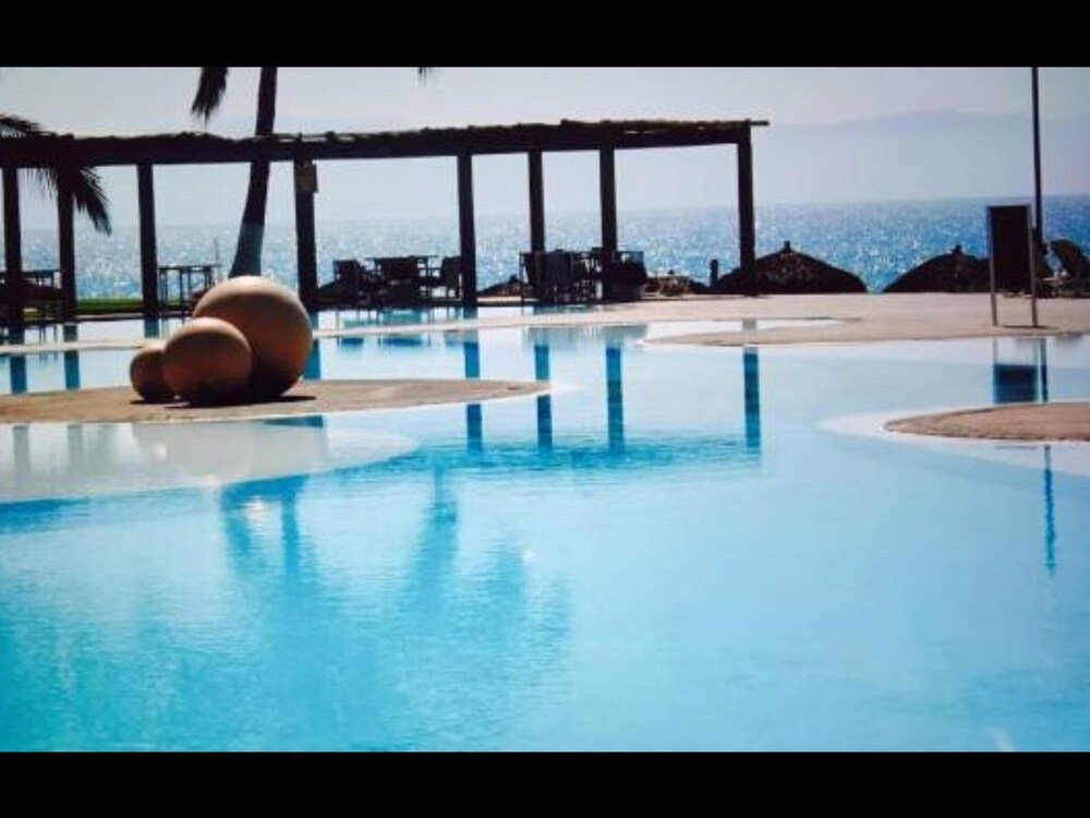 Oceanfront Endless Sandy Beach Flamingos Beach And Golf