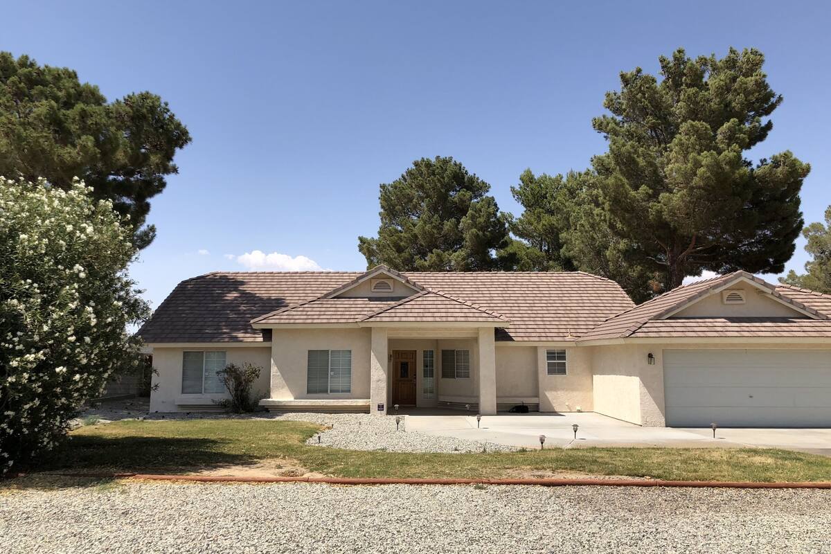 California City Tastefully Modern 4 Vacation Home Mojave Hotelbewertungen Expedia At